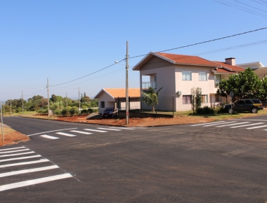 Administração Municipal inicia pavimentação asfáltica nos Loteamento Pôr do Sol e Schug I